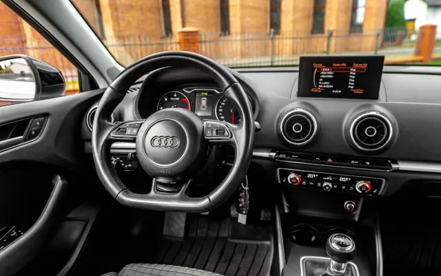 AUDI A3 Sportback 2.0 TDI quattro S line Sportpaket