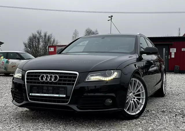 AUDI A4 