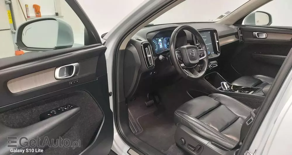 VOLVO XC 40 D3 SCR Inscription