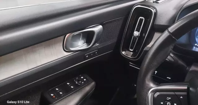 VOLVO XC 40 D3 SCR Inscription