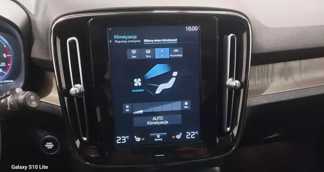 VOLVO XC 40 D3 SCR Inscription