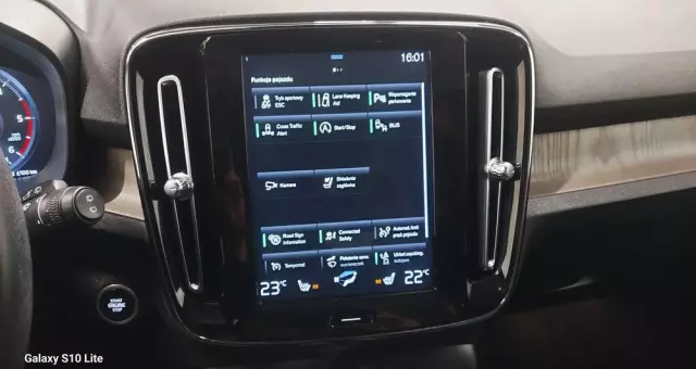 VOLVO XC 40 D3 SCR Inscription