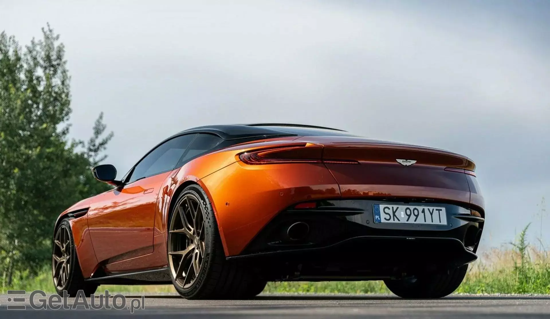 ASTON MARTIN DB11 