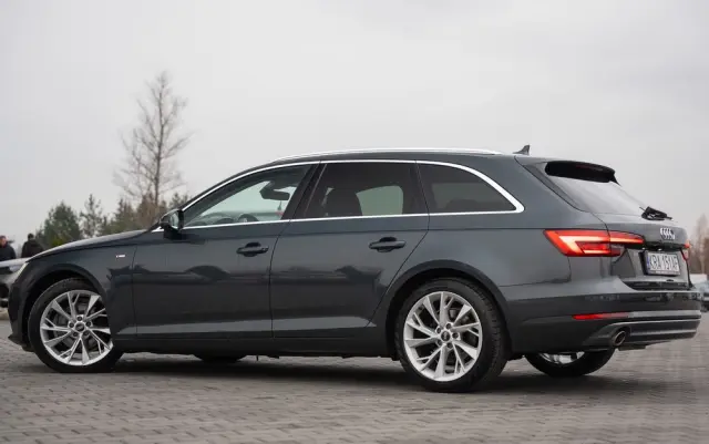 AUDI A4 Avant 2.0 TDI ultra S tronic sport