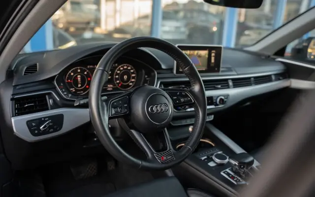 AUDI A4 Avant 2.0 TDI ultra S tronic sport