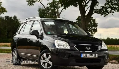 KIA Carens 