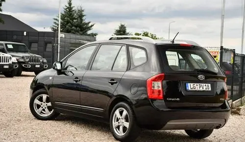 KIA Carens 