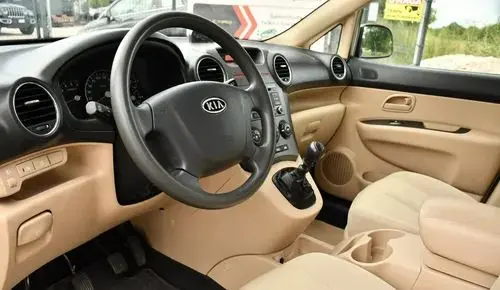 KIA Carens 