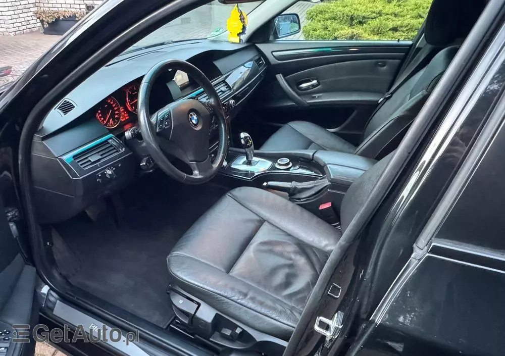 BMW Seria 5 525d Touring Edition Exclusive