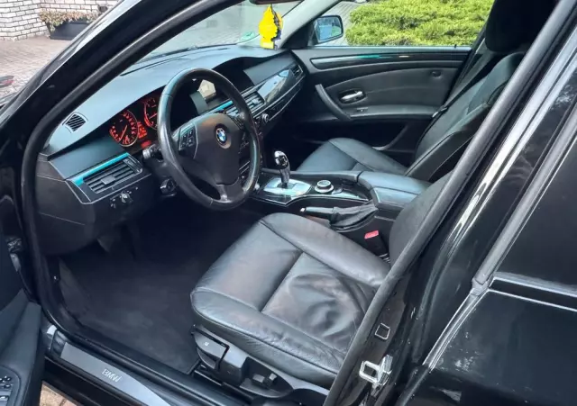 BMW Seria 5 525d Touring Edition Exclusive