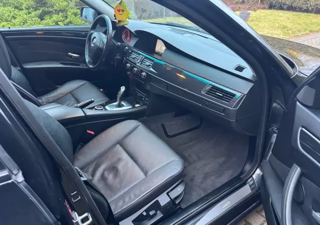 BMW Seria 5 525d Touring Edition Exclusive