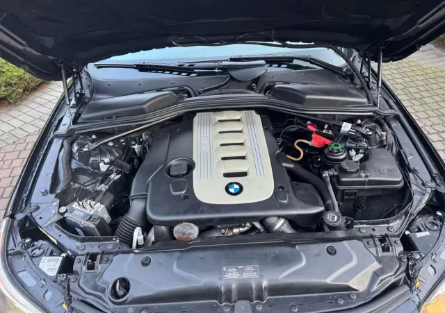 BMW Seria 5 525d Touring Edition Exclusive