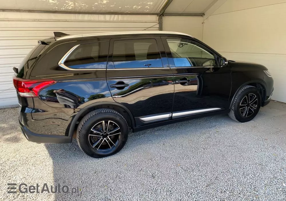 MITSUBISHI Outlander 2.0 2WD Edition 100