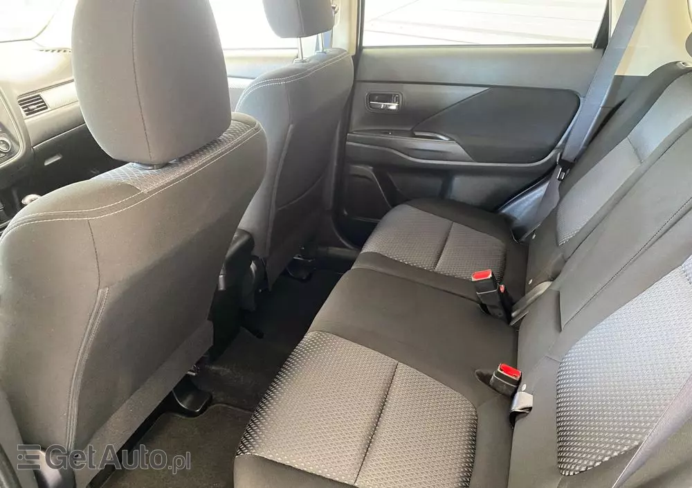 MITSUBISHI Outlander 2.0 2WD Edition 100