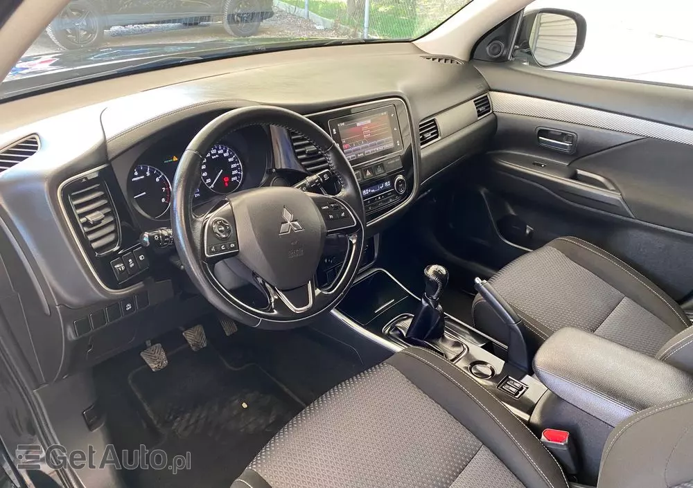 MITSUBISHI Outlander 2.0 2WD Edition 100