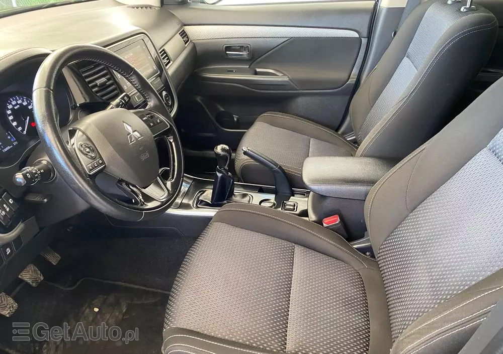 MITSUBISHI Outlander 2.0 2WD Edition 100