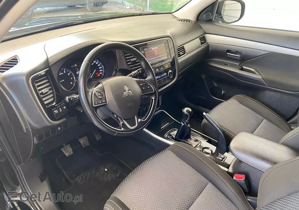 MITSUBISHI Outlander 2.0 2WD Edition 100