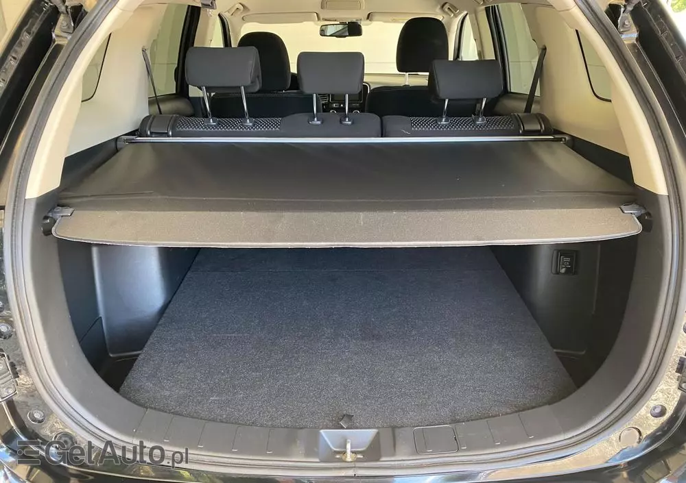 MITSUBISHI Outlander 2.0 2WD Edition 100