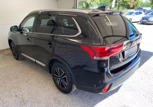 MITSUBISHI Outlander 2.0 2WD Edition 100