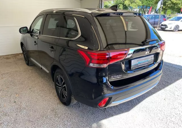 MITSUBISHI Outlander 2.0 2WD Edition 100