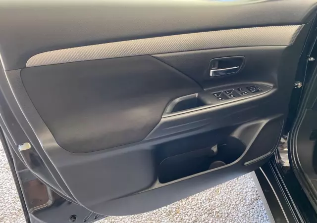 MITSUBISHI Outlander 2.0 2WD Edition 100