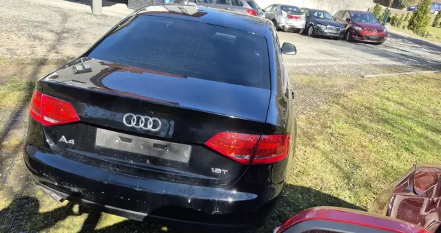 AUDI A4 Limousine 