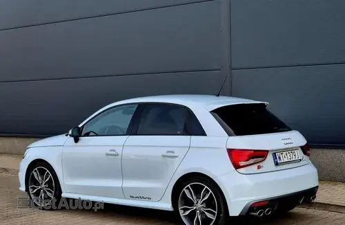 AUDI S1 
