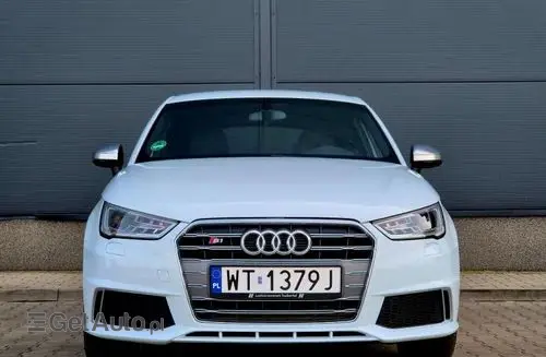 AUDI S1 