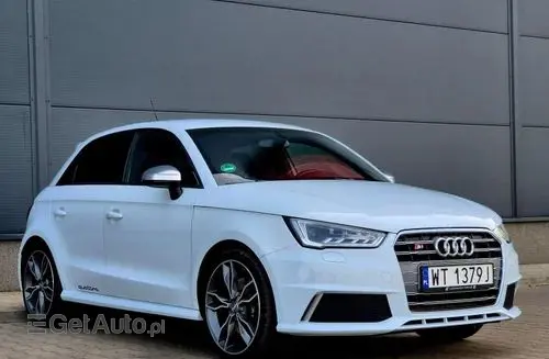 AUDI S1 