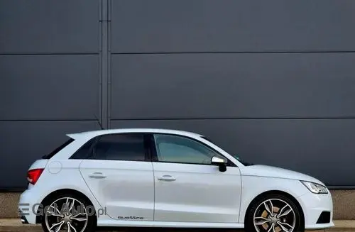 AUDI S1 