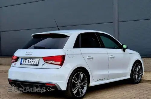 AUDI S1 