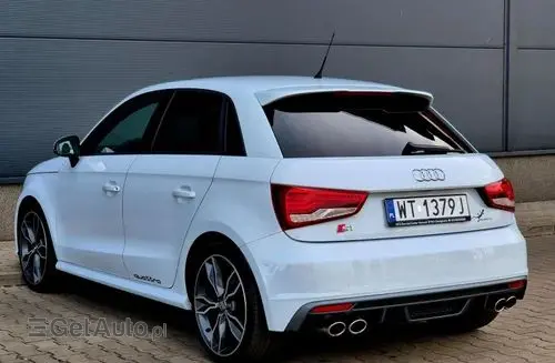 AUDI S1 