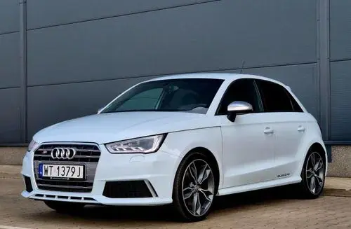 AUDI S1 