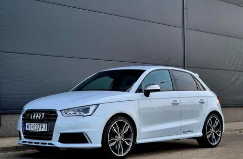 AUDI S1 
