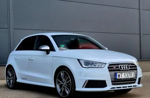 AUDI S1 