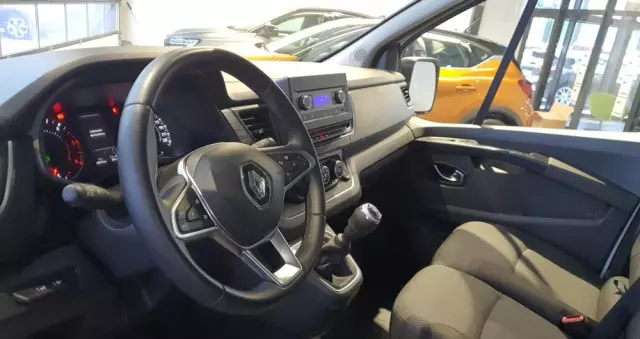 RENAULT Trafic 