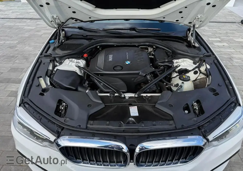 BMW Seria 5 520d M Sport sport