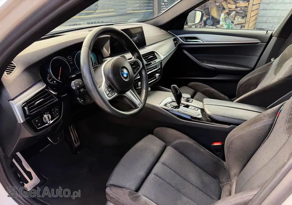 BMW Seria 5 520d M Sport sport