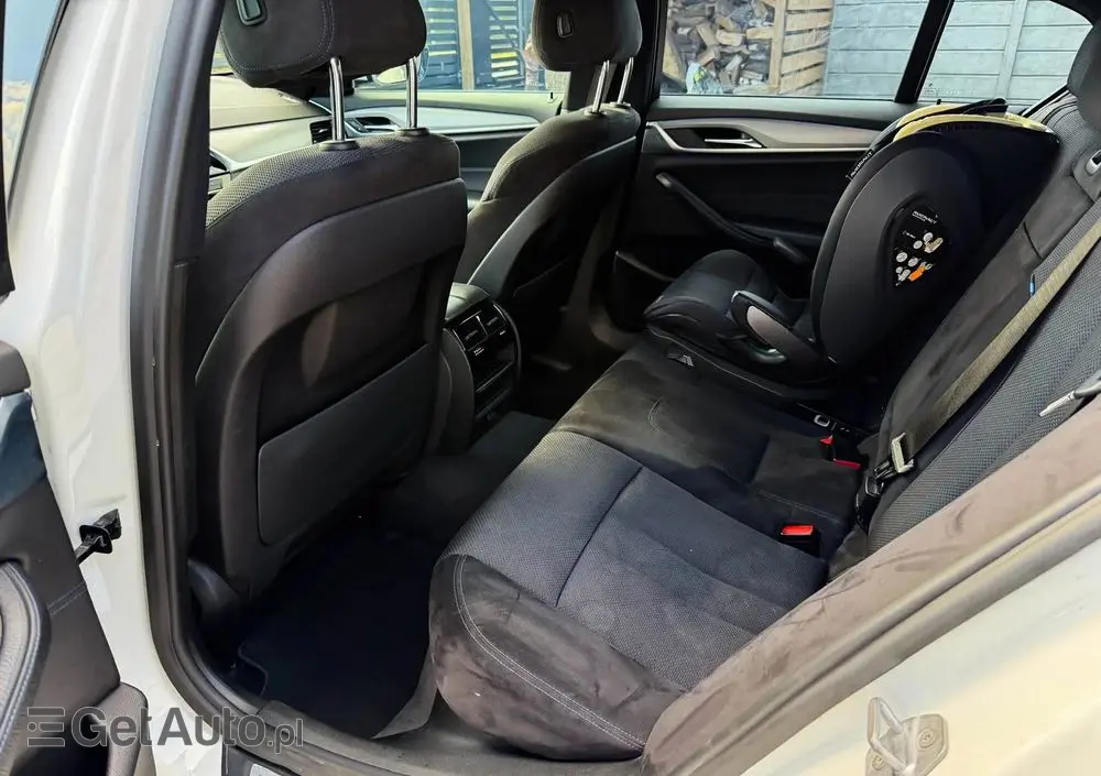 BMW Seria 5 520d M Sport sport