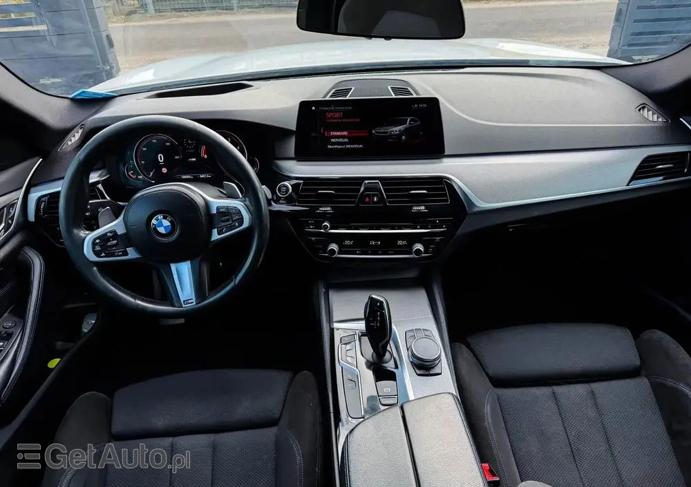 BMW Seria 5 520d M Sport sport