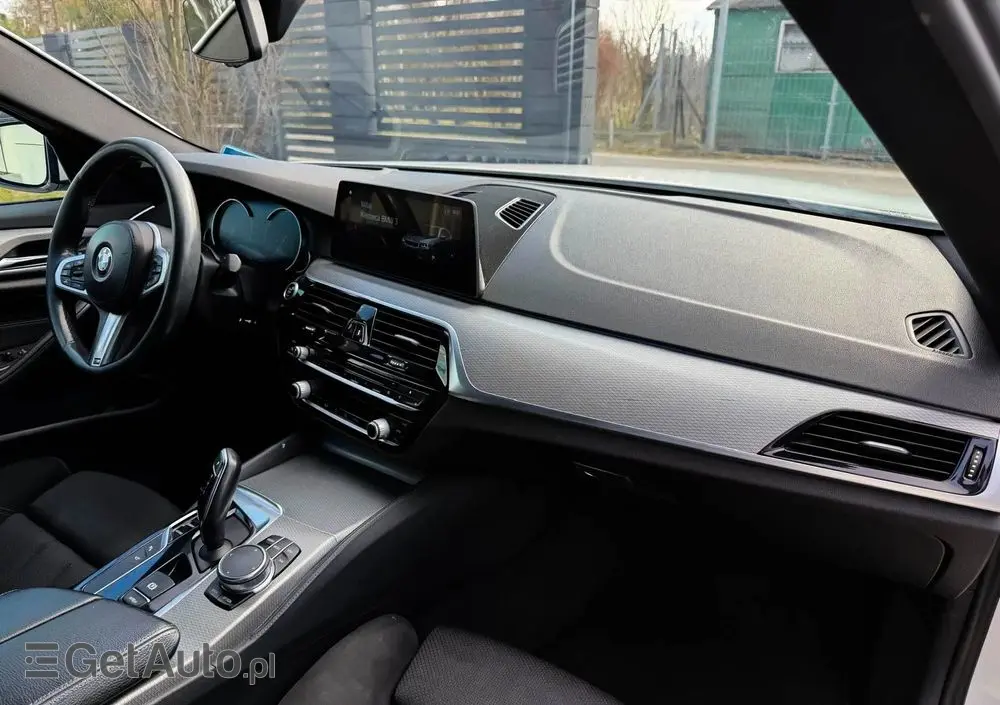 BMW Seria 5 520d M Sport sport