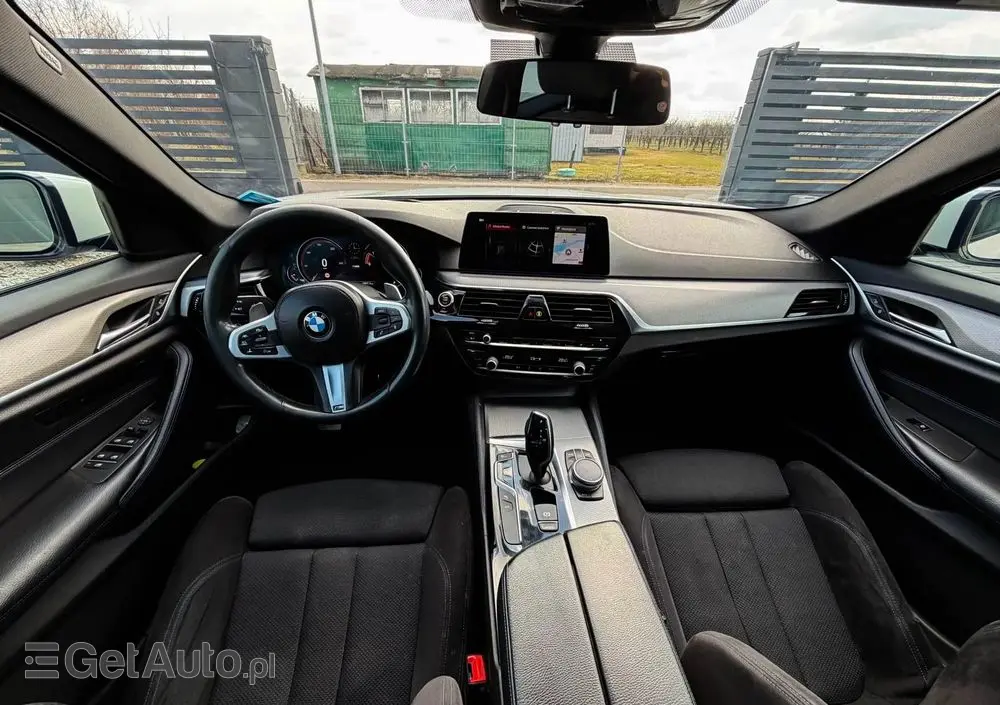 BMW Seria 5 520d M Sport sport
