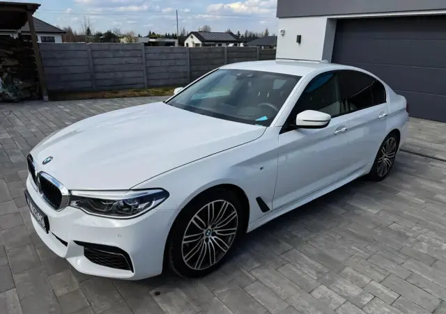BMW Seria 5 520d M Sport sport