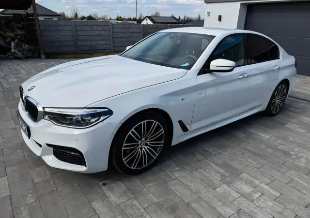 BMW Seria 5 520d M Sport sport
