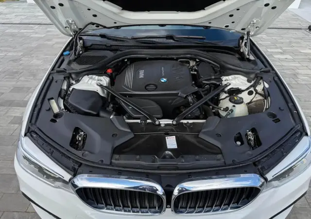 BMW Seria 5 520d M Sport sport