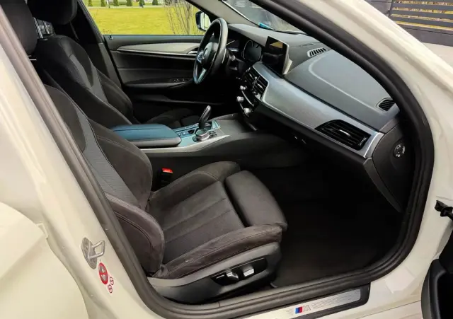 BMW Seria 5 520d M Sport sport