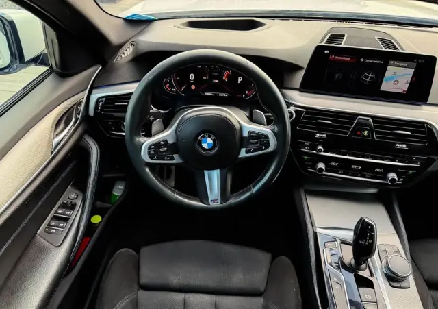 BMW Seria 5 520d M Sport sport
