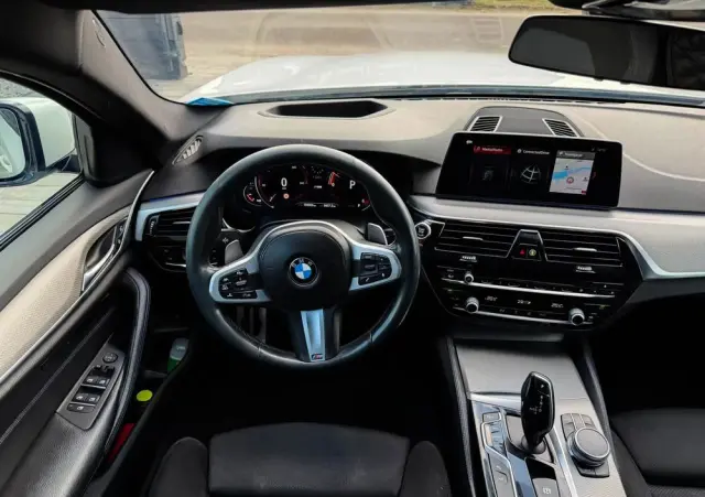 BMW Seria 5 520d M Sport sport