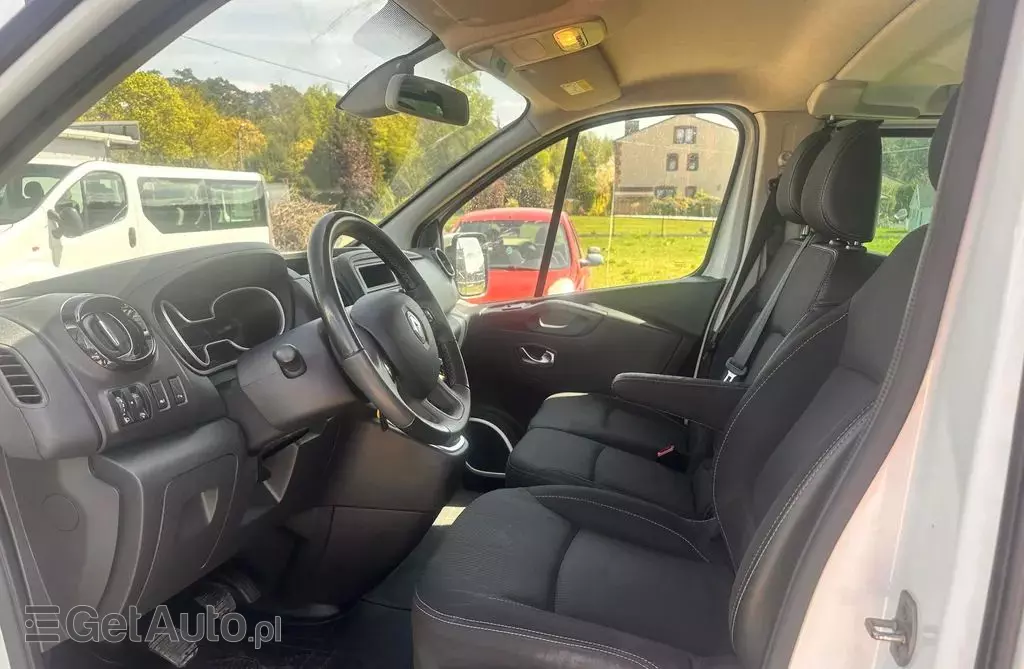 RENAULT Trafic 