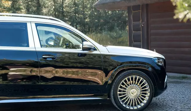 MERCEDES-BENZ GLS Maybach 